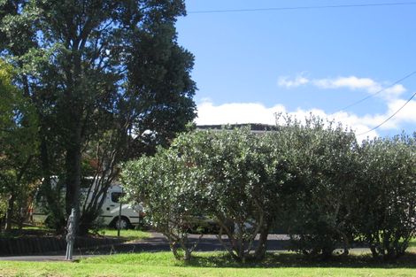 Photo of property in 17 Seaton Road, Murrays Bay, Auckland, 0630