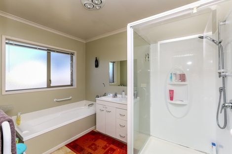 Photo of property in 5 Rimu Street, Inglewood, 4330