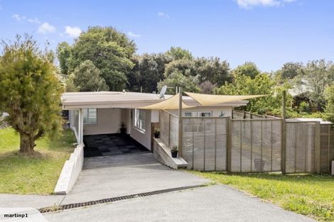 Photo of property in 1/2 Flavia Close, Torbay, Auckland, 0630