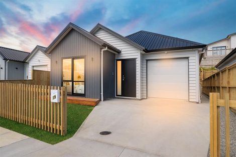 Photo of property in 19 Whakairo Crescent, Gulf Harbour, 0930