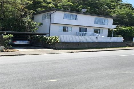 Photo of property in 26 Batchelor Street, Newlands, Wellington, 6037