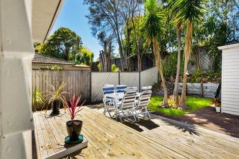 Photo of property in 50 Edmonton Road, Henderson, Auckland, 0612