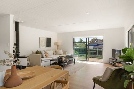 Photo of property in 113 Moana Anu Anu Avenue, Whangamata, 3620