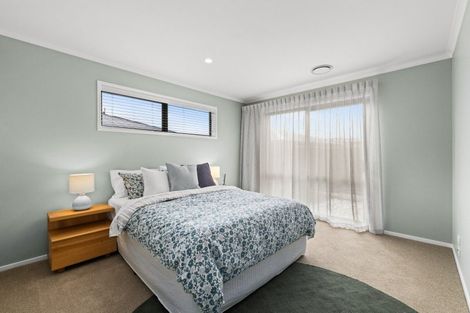 Photo of property in 11 Tutira Place, Poraiti, 4112