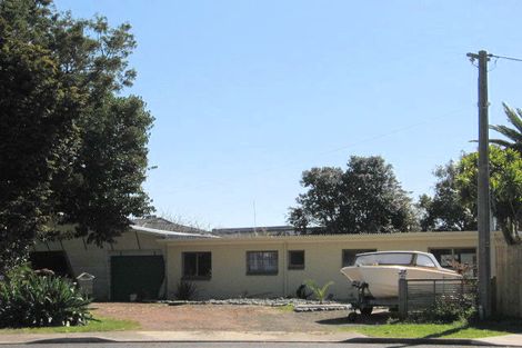 Photo of property in 8a Annette Place, Whitianga, 3510