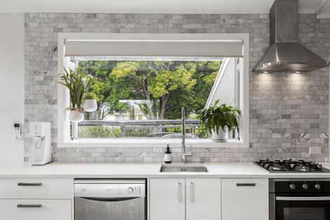 Photo of property in 22 Ashcroft Avenue, Mangere Bridge, Auckland, 2022