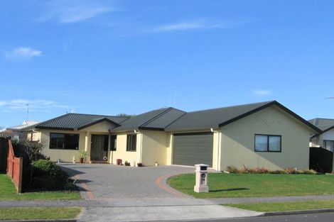 Photo of property in 10 Antrim Place, Nawton, Hamilton, 3200