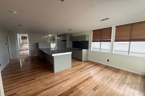 Photo of property in 24 Seaview Road, Paremata, Porirua, 5024