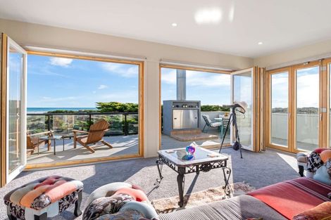 Photo of property in 5 Somerset Grove, Waitarere Beach, Levin, 5510