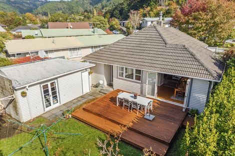 Photo of property in 13 Deller Grove, Silverstream, Upper Hutt, 5019