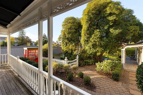 Photo of property in 23 Ruakiwi Road, Hamilton Lake, Hamilton, 3204