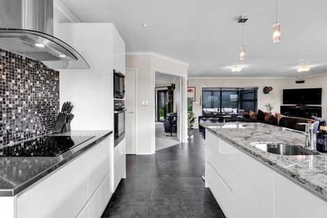 Photo of property in 40 Redwood Crescent, Hurdon, New Plymouth, 4310