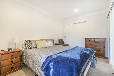 Photo of property in 2 Kopiko Way, Brooklyn, Wellington, 6021