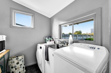 Photo of property in 4 Tawhiti Road, Hawera, 4610