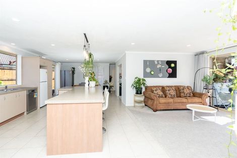 Photo of property in 12 Tarrango Way, Rototuna, Hamilton, 3210