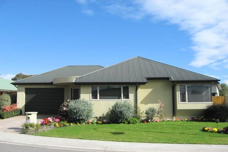 Photo of property in 8 Saint Hill Rise, Havelock North, 4130