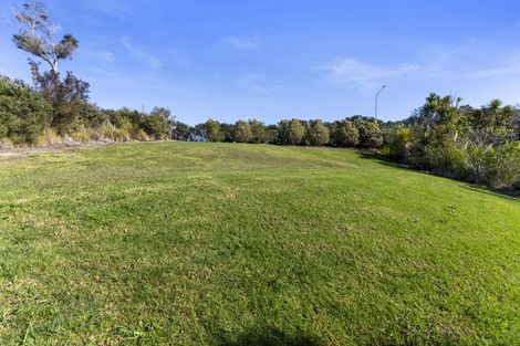 Photo of property in 1119b Whangaparaoa Road, Tindalls Beach, Whangaparaoa, 0930