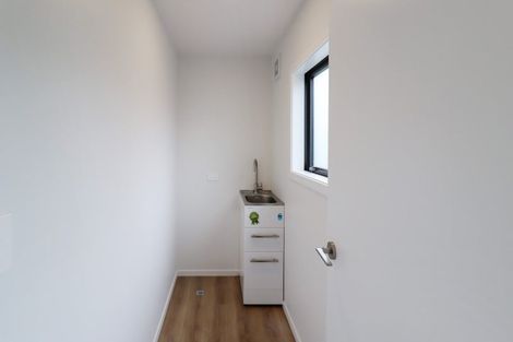 Photo of property in 137 Whites Line East, Waiwhetu, Lower Hutt, 5010