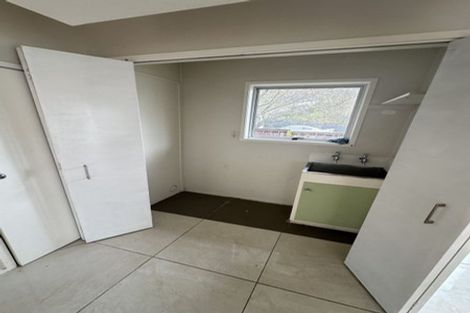 Photo of property in 1/3 Forsythe Place, Massey, Auckland, 0614