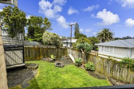 Photo of property in 2/66 Birkdale Road, Birkdale, Auckland, 0626