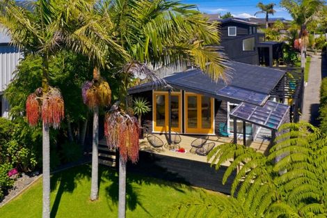 Photo of property in 37 Wairau Road, Oakura, 4314