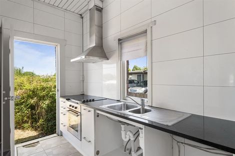 Photo of property in 20 Seabrook Avenue, New Lynn, Auckland, 0600