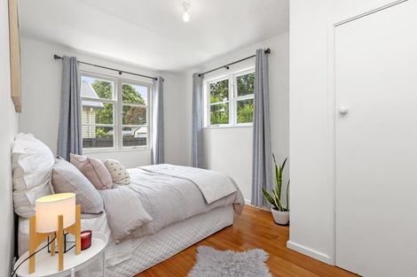 Photo of property in 82 Alfred Street, Fairfield, Hamilton, 3214
