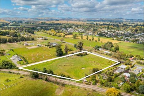 Photo of property in 36 Tamumu Road, Waipawa, 4210
