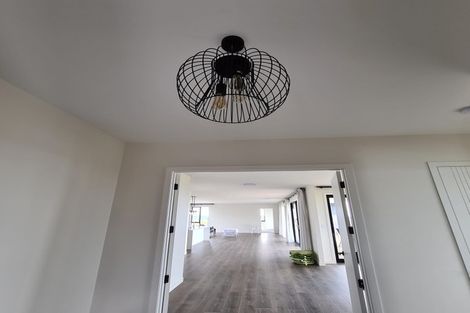 Photo of property in 15 Lawrence Carter Drive, Bombay, 2675