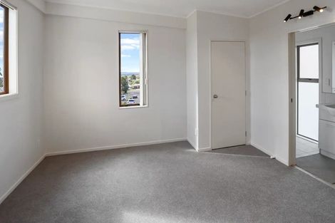 Photo of property in 16 Merlot Lane, Pukekohe, 2120