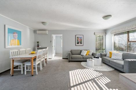 Photo of property in 43a Thatcher Crescent, Crofton Downs, Wellington, 6035