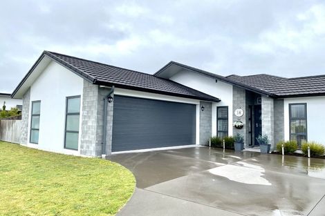 Photo of property in 18 Kahuparere Crescent, Pyes Pa, Tauranga, 3112