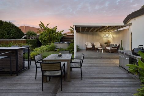 Photo of property in 22 Lotus Avenue, Mount Maunganui, 3116