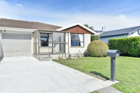 Photo of property in 2/1 Mapledale Place, Halswell, Christchurch, 8025