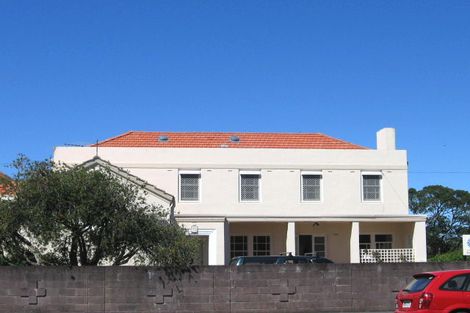 Photo of property in 14 Bush Lane, Northcote Point, Auckland, 0627