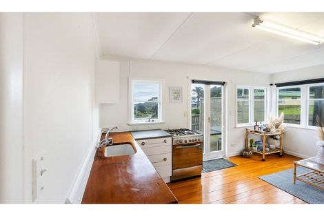 Photo of property in 50 Sea View Road, Baylys Beach, Dargaville, 0377