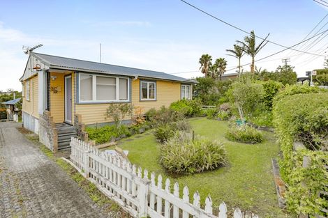Photo of property in 96 Rosier Road, Glen Eden, Auckland, 0602