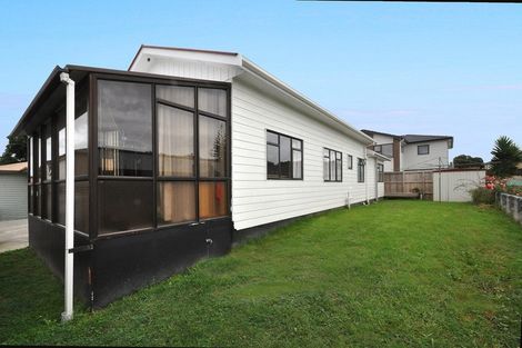 Photo of property in 12a Sturdee Road, Manurewa, Auckland, 2102