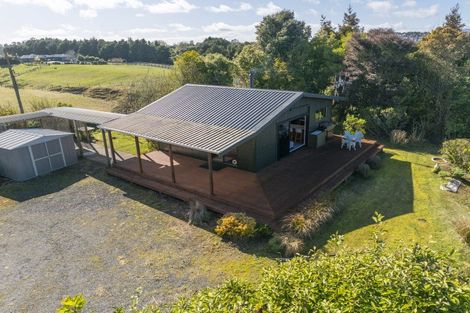 Photo of property in 18 Whakaroa Road, Kinloch, Taupo, 3385
