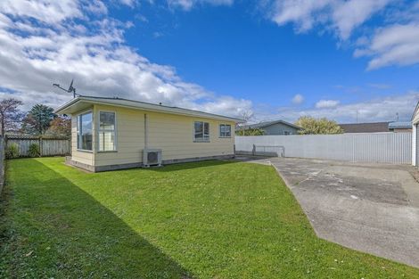 Photo of property in 18 Acacia Street, Kelvin Grove, Palmerston North, 4414