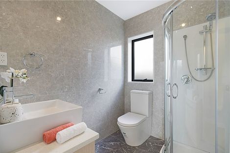 Photo of property in 105 Lincoln Park Avenue, Massey, Auckland, 0614