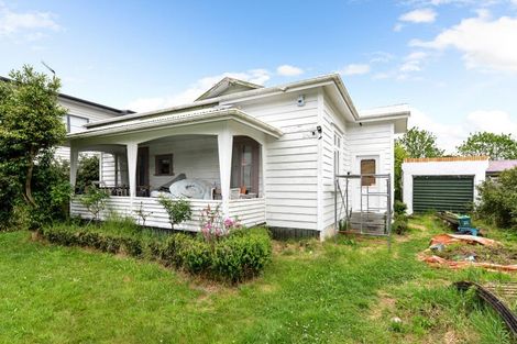 Photo of property in 6 Coates Street, Hamilton East, Hamilton, 3216