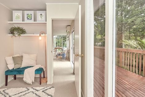 Photo of property in 27 Coroglen Avenue, Birkenhead, Auckland, 0626