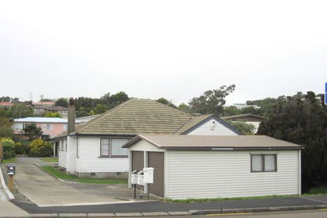 Photo of property in 12b Bracken Road, Newlands, Wellington, 6037