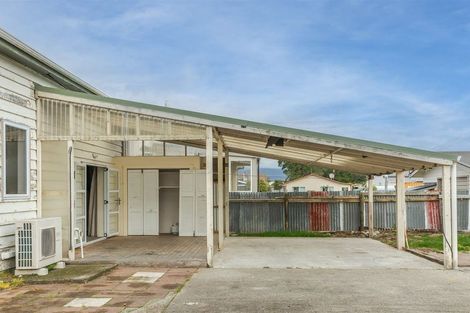 Photo of property in 32 Peel Street, Westport, 7825