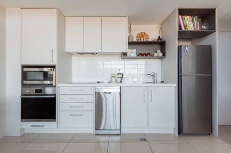 Photo of property in Nouvo Apartments, 5f/21 Rugby Street, Mount Cook, Wellington, 6021