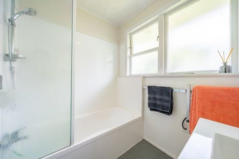 Photo of property in 65 Moeraki Road, Maoribank, Upper Hutt, 5018