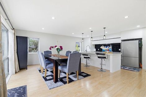 Photo of property in 21 San Prospero Crescent, Henderson, Auckland, 0612
