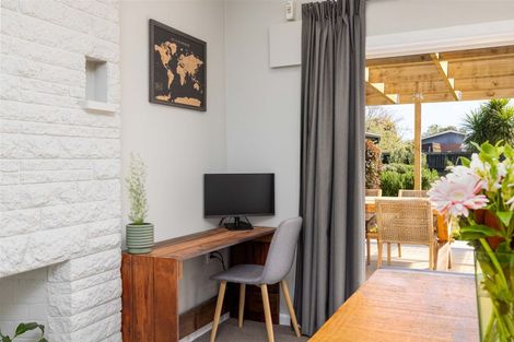 Photo of property in 215 Avonhead Road, Avonhead, Christchurch, 8042