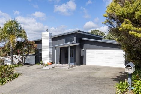 Photo of property in 25 Brampton Road, Snells Beach, 0920